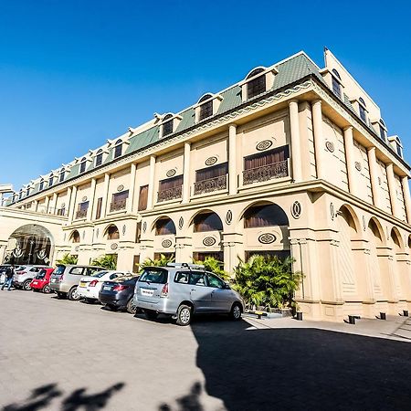 Golden Chariot Vasai Hotel Екстериор снимка