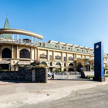 Golden Chariot Vasai Hotel Екстериор снимка