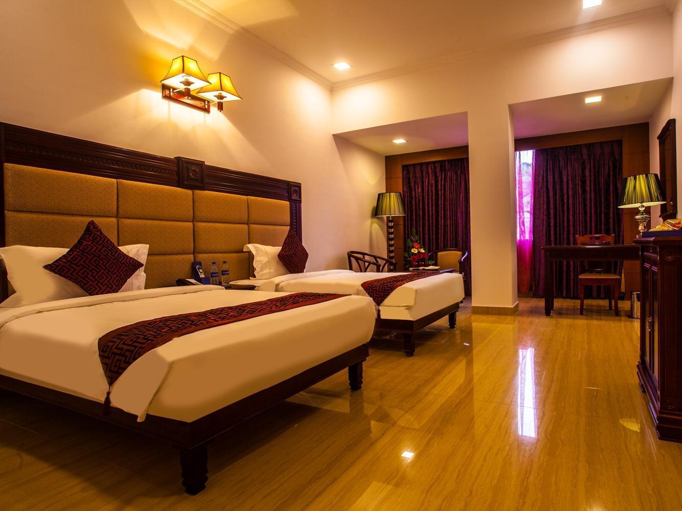 Golden Chariot Vasai Hotel Екстериор снимка