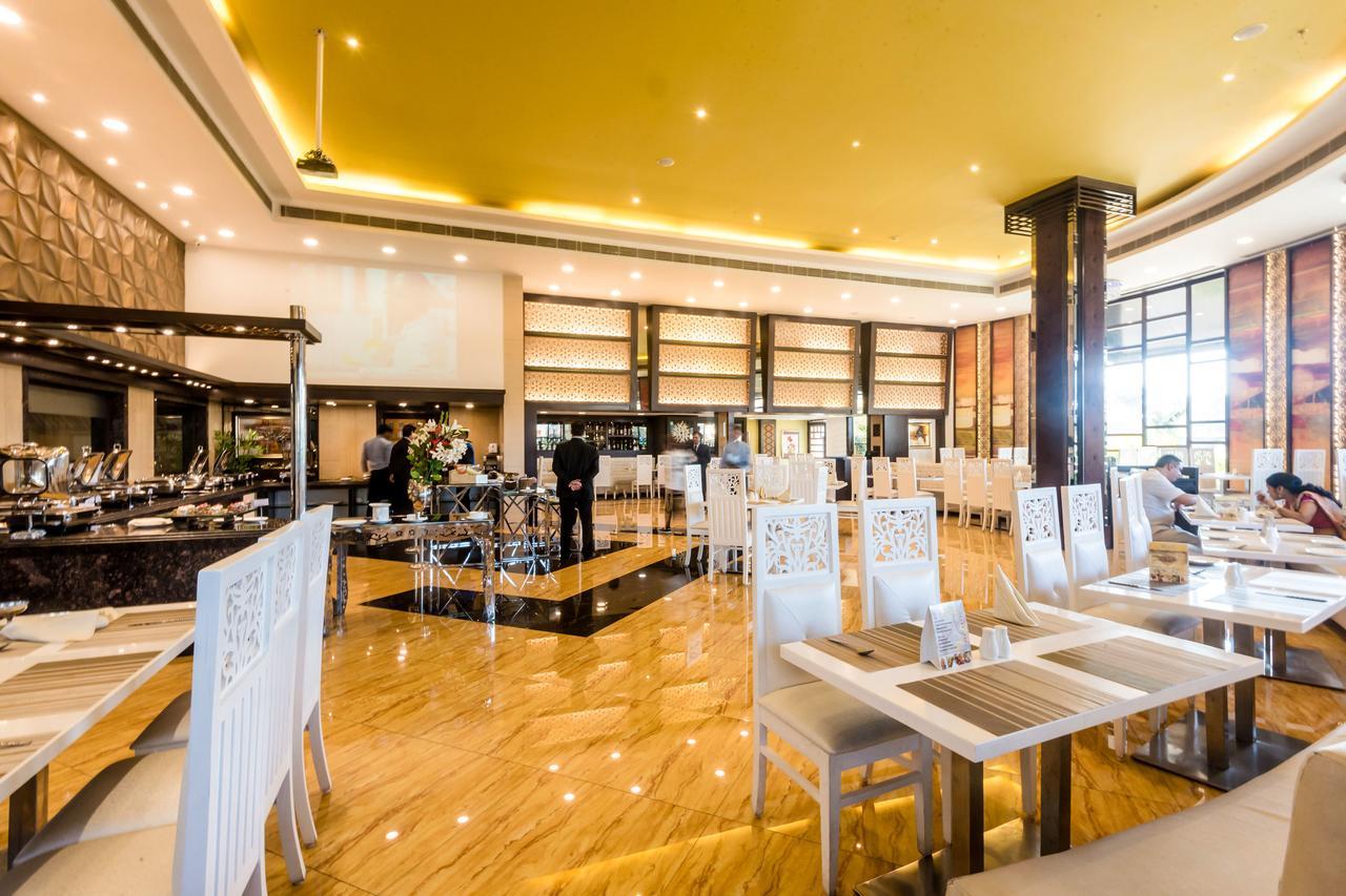 Golden Chariot Vasai Hotel Екстериор снимка