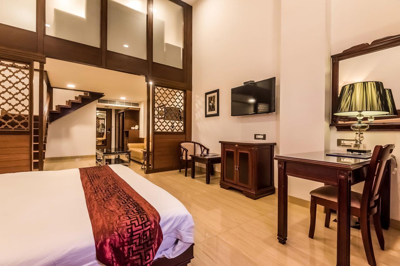 Golden Chariot Vasai Hotel Екстериор снимка