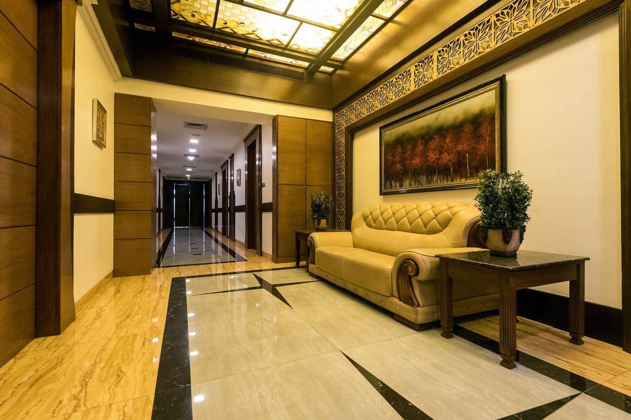 Golden Chariot Vasai Hotel Екстериор снимка