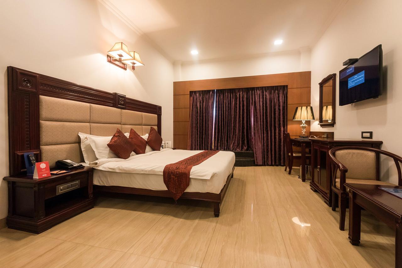 Golden Chariot Vasai Hotel Екстериор снимка