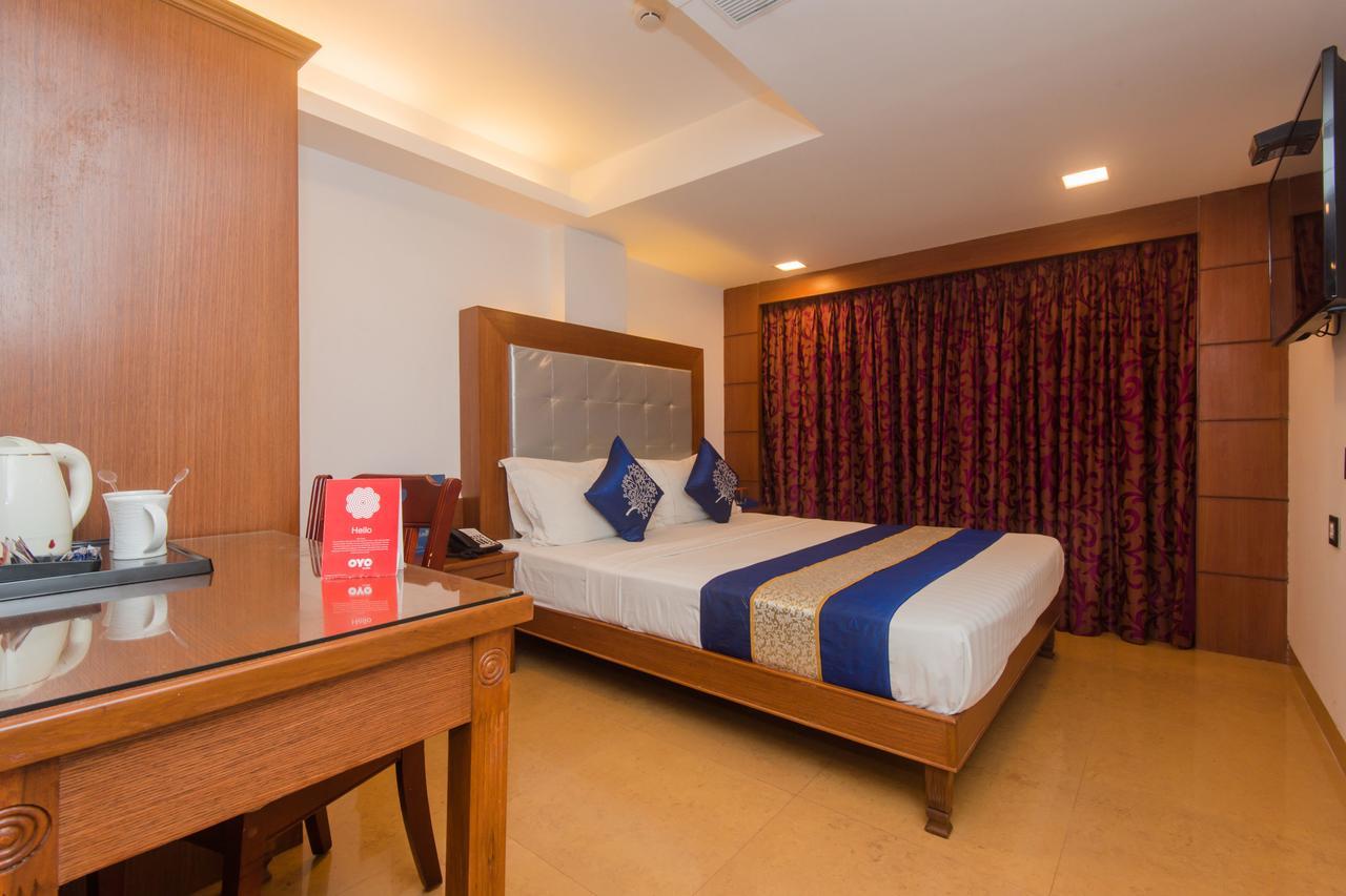 Golden Chariot Vasai Hotel Екстериор снимка