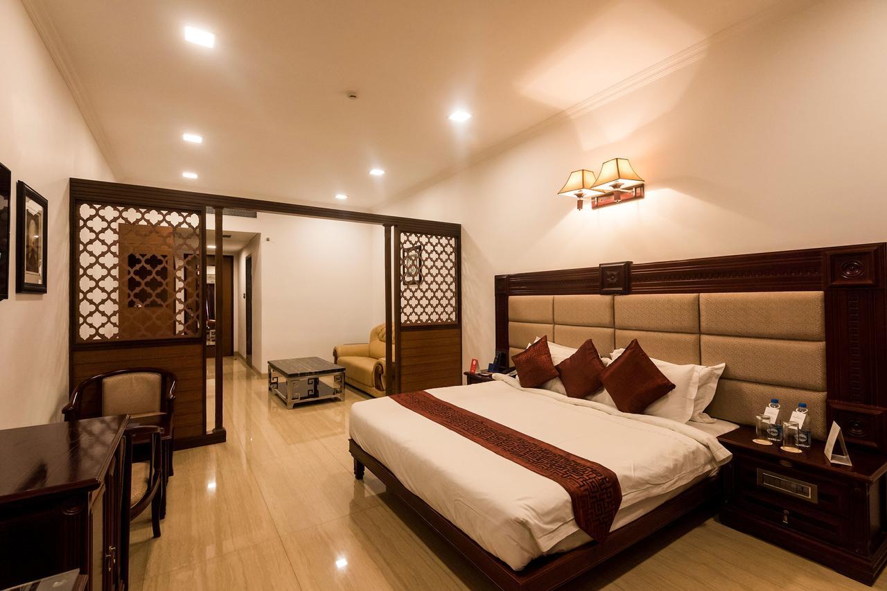 Golden Chariot Vasai Hotel Екстериор снимка