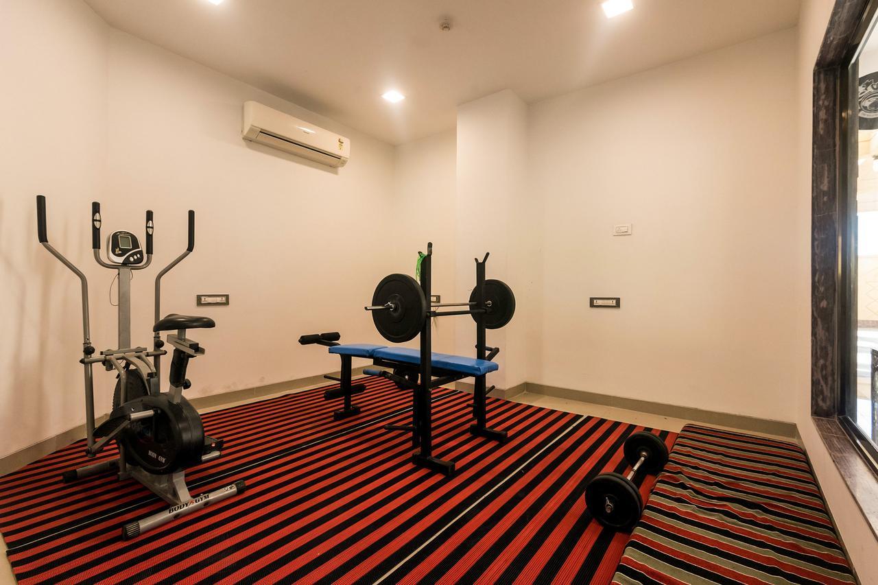 Golden Chariot Vasai Hotel Екстериор снимка