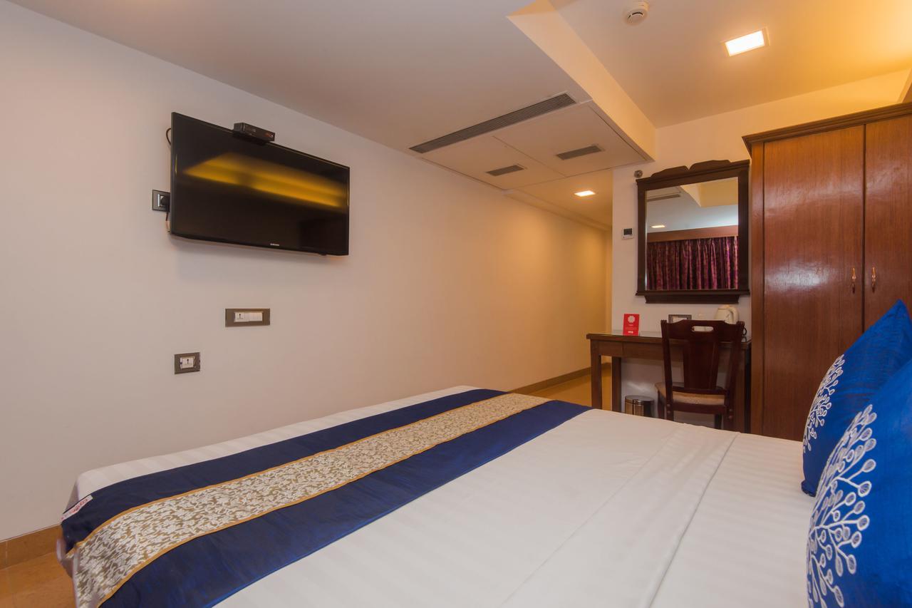 Golden Chariot Vasai Hotel Екстериор снимка