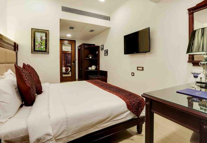 Golden Chariot Vasai Hotel Екстериор снимка