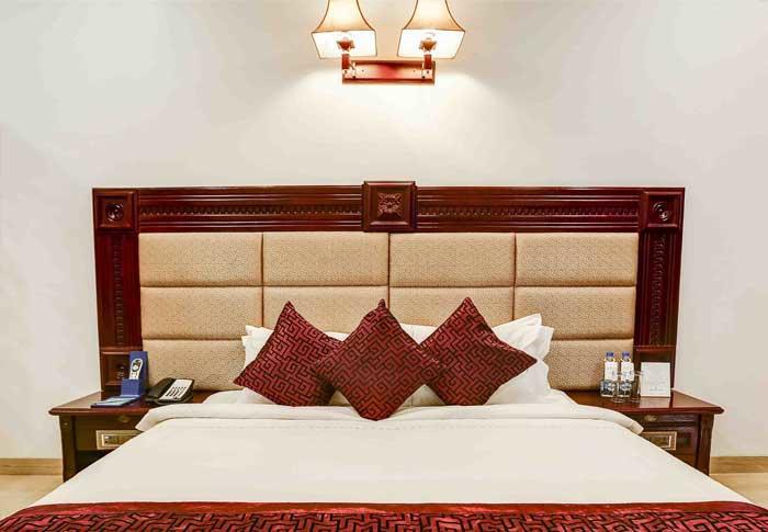 Golden Chariot Vasai Hotel Екстериор снимка