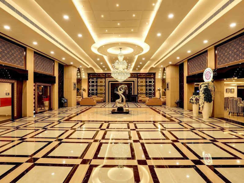 Golden Chariot Vasai Hotel Екстериор снимка