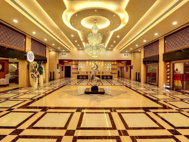 Golden Chariot Vasai Hotel Екстериор снимка