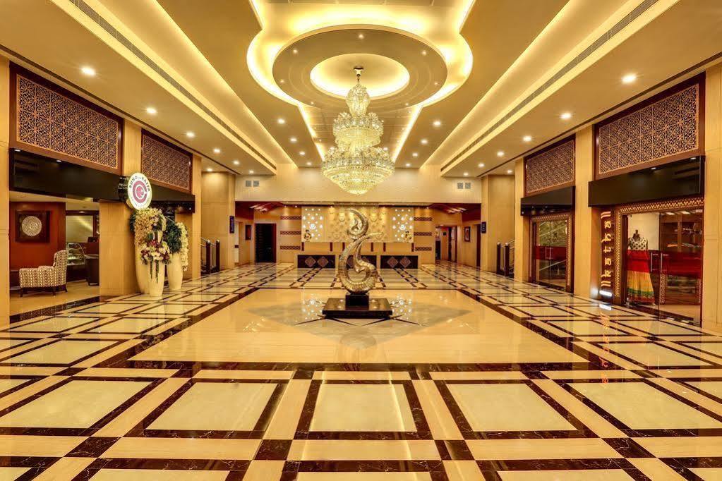 Golden Chariot Vasai Hotel Екстериор снимка