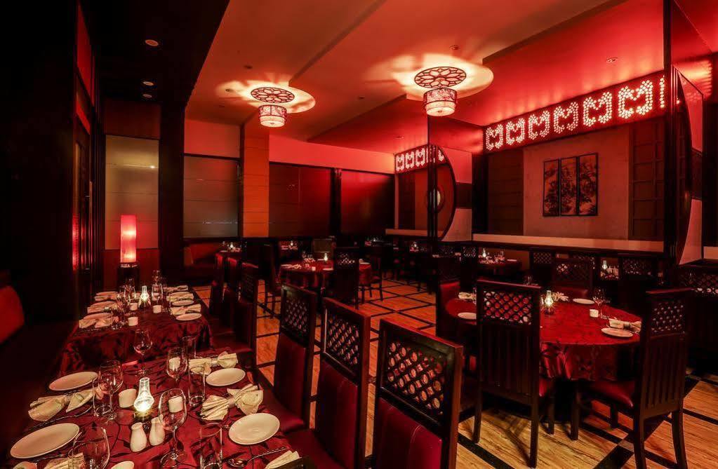 Golden Chariot Vasai Hotel Екстериор снимка
