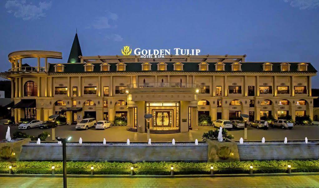 Golden Chariot Vasai Hotel Екстериор снимка